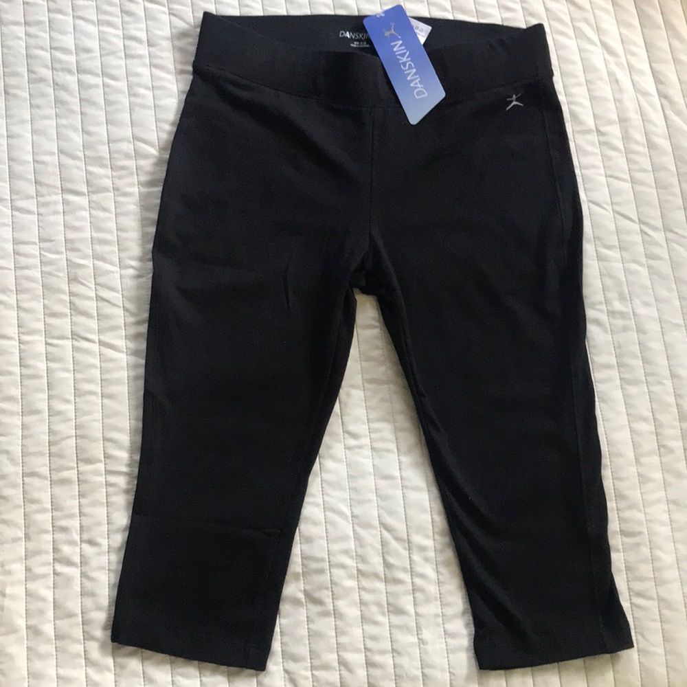 NWT Yoga crops Black (Danskin)